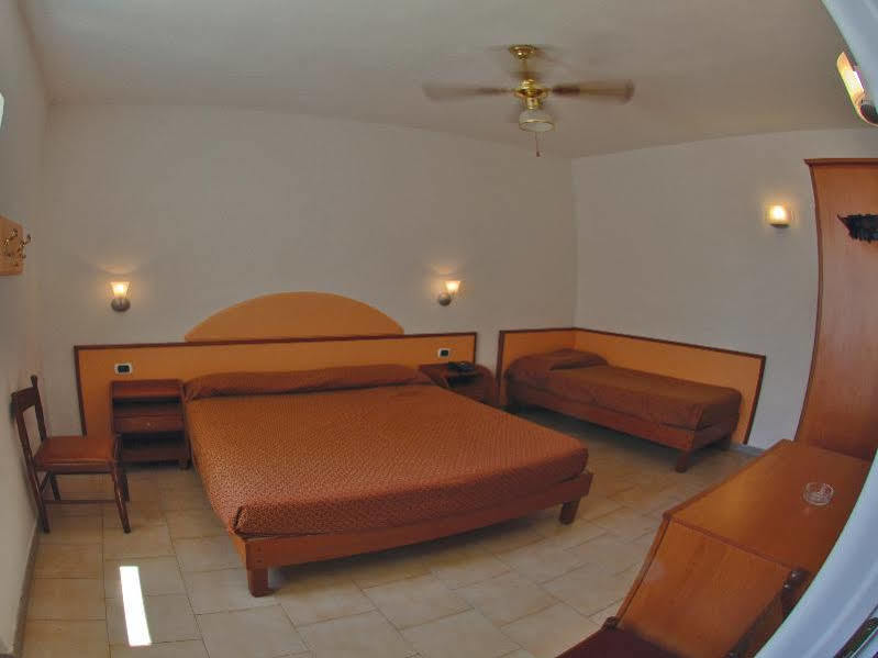 Hotel Villaggio Club Altalia Brancaleone Kültér fotó